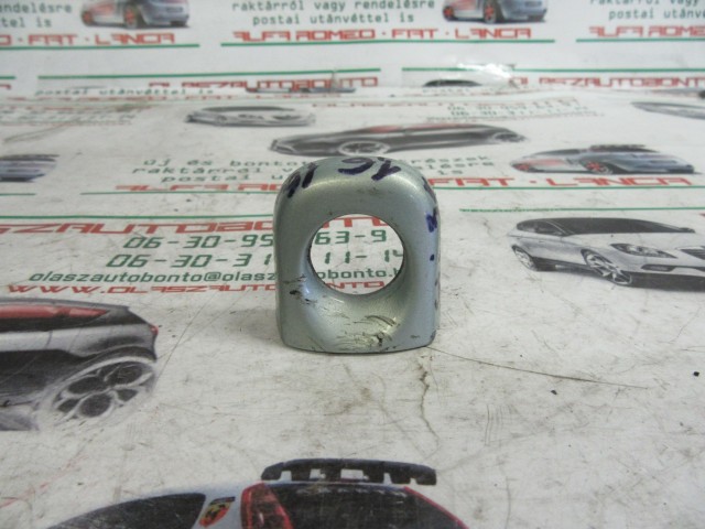 Fiat Stilo zöldes ezüst színű, bal első zárbetét kupak