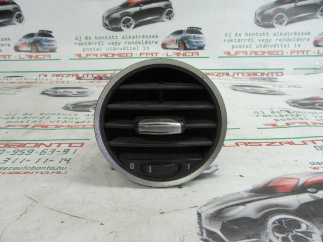 Alfa Romeo 159 levegő beömlő a képen látható sérüléssel