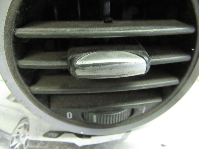 Alfa Romeo 159 levegő beömlő a képen látható sérüléssel