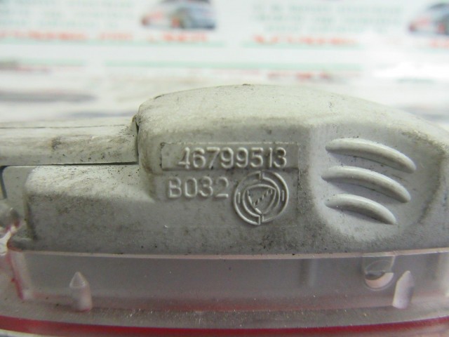 Fiat Stilo 46799513 számú ajtókárpit lámpa