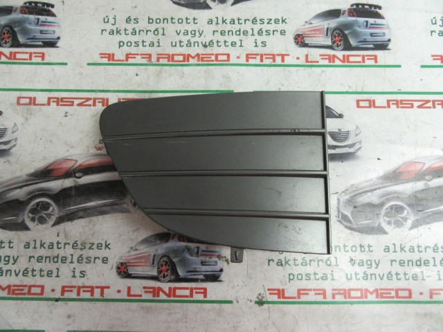 Fiat Punto Evo 735500131 számú, jobb első díszrács