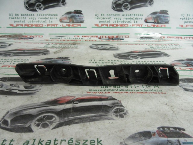 Alfa Romeo Mito 50510526 számú, jobb hátsó lökhárító tartó