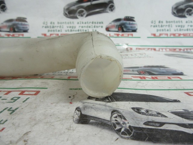 Fiat Bravo II. ablakmosó tartály beöntő cső