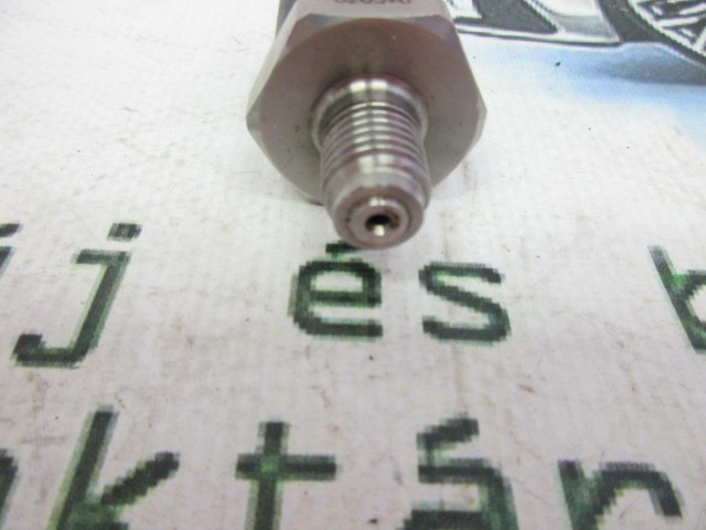 Alfa Romeo, Fiat, Lancia 0281002405 , 46542976 számú railcső nyomás érzékelő szelep