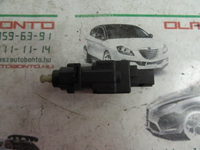 Alfa Romeo/Fiat/Lancia 46742976 számú féklámpa kapcsoló