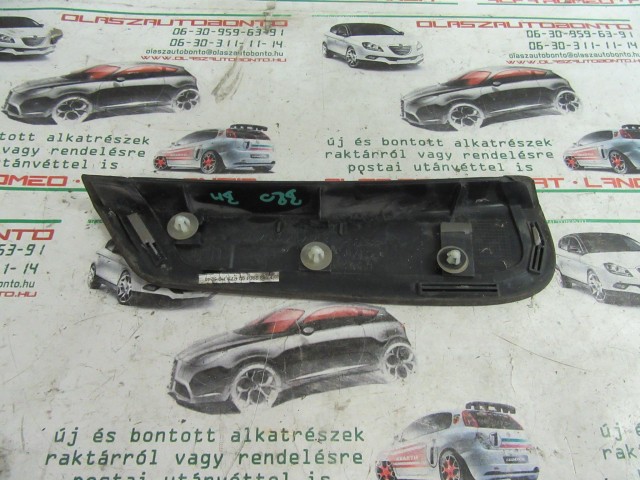 Fiat Bravo II. 735430071 számú, bal hátsó C oszlop dísz műanyag
