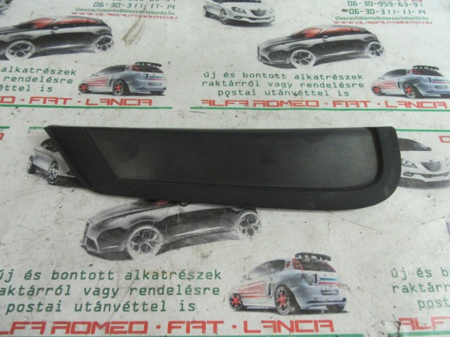 Fiat Bravo II. 735430070 számú, jobb hátsó C oszlop dísz műanyag