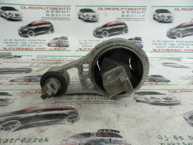 Alfa Romeo 159 60694941 számú motor tartóbak