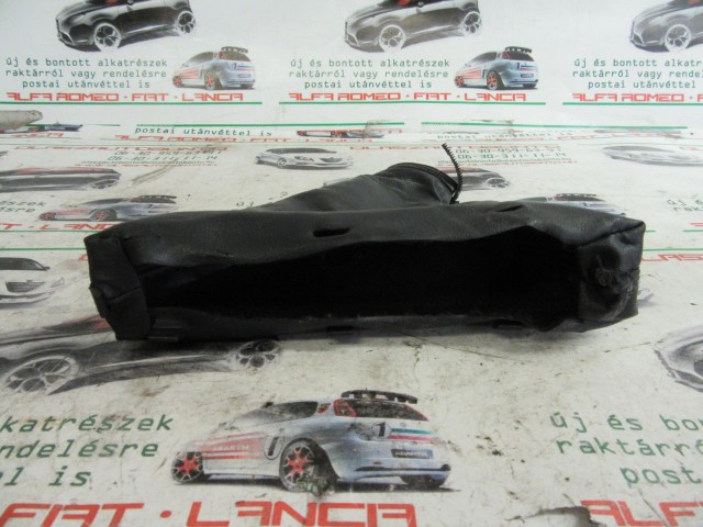 Fiat Linea kézifék szoknya a képen látható sérüléssel