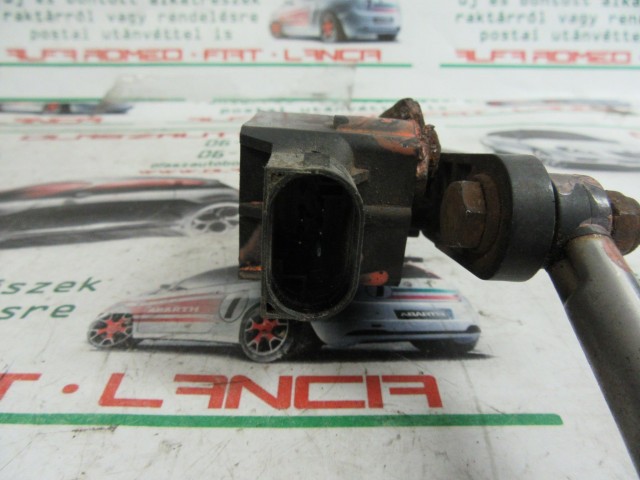 Alfa Romeo 166 89101056 számú xenon lámpa állító