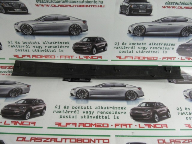 Fiat Punto II. 735274983 számú, bal hátsó díszcsík az üveg mellett