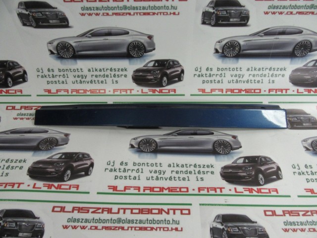 Fiat Punto II. 735274982 számú, jobb hátsó díszcsík az üveg mellett
