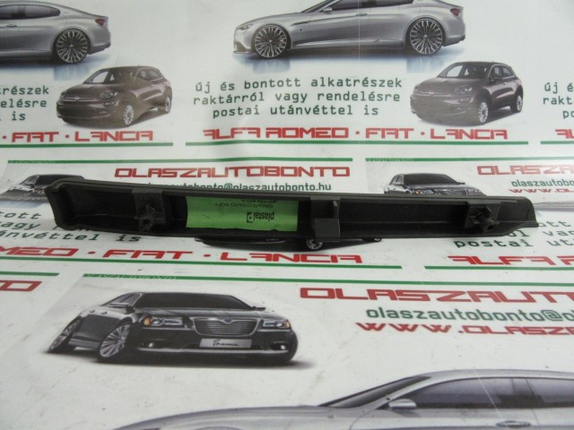 Alfa Romeo 159 szürke, bal első ajtókárpit díszcsík