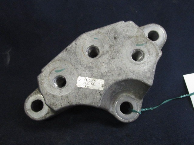 Alfa Romeo Giulietta és Lancia Delta 51838161 számú váltótartó gumibak