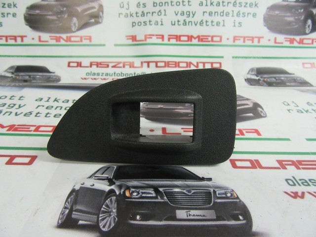 Fiat Bravo II. 735435120 számú, bal hátsó,  ablakemelő kapcsoló tartó