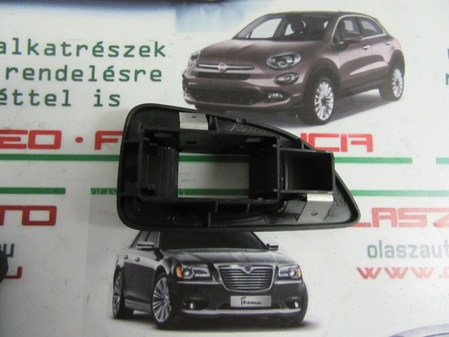 Fiat Bravo II. 735435120 számú, bal hátsó,  ablakemelő kapcsoló tartó