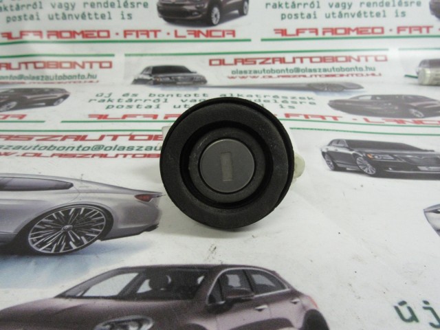 Fiat Linea csomagtér ajtó zárbetét ház