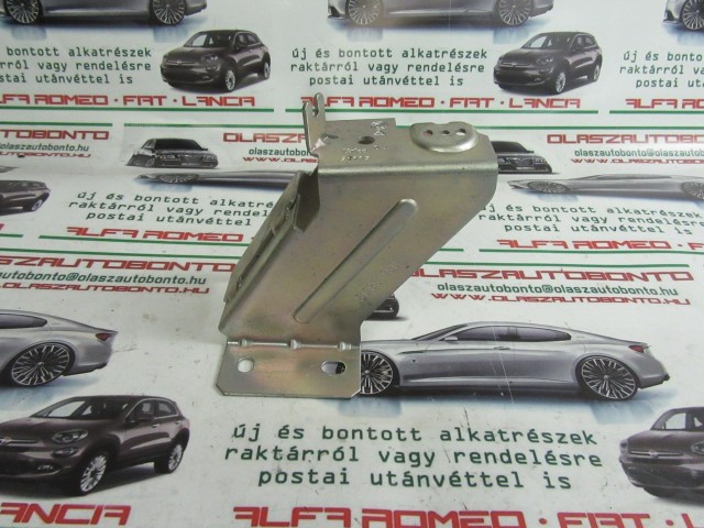 Fiat Linea 51789378 számú, csomagtér ajtó zárbetét ház tartó