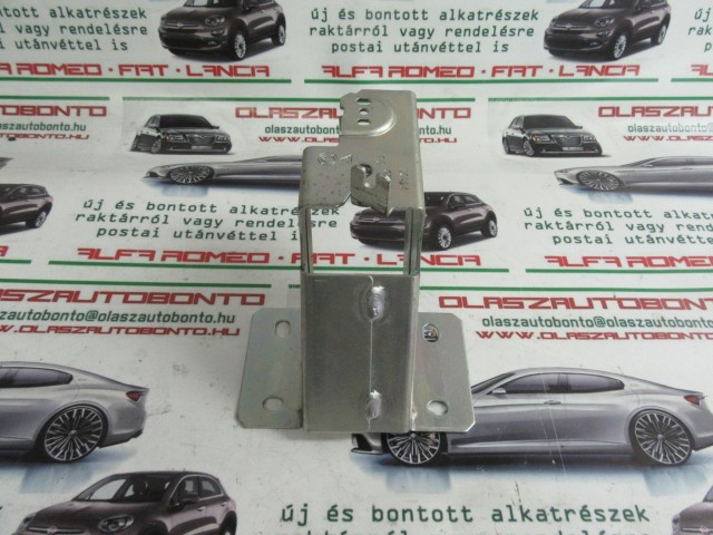 Fiat Linea 51789378 számú, csomagtér ajtó zárbetét ház tartó