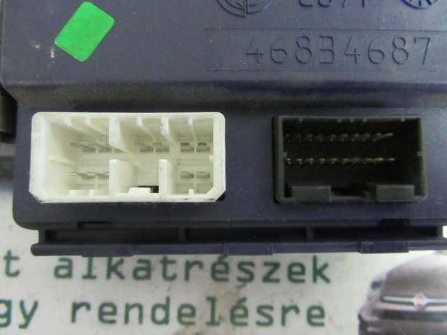 Fiat Multipla 46834687 hátsó elektromos ablakemelő vezérlő