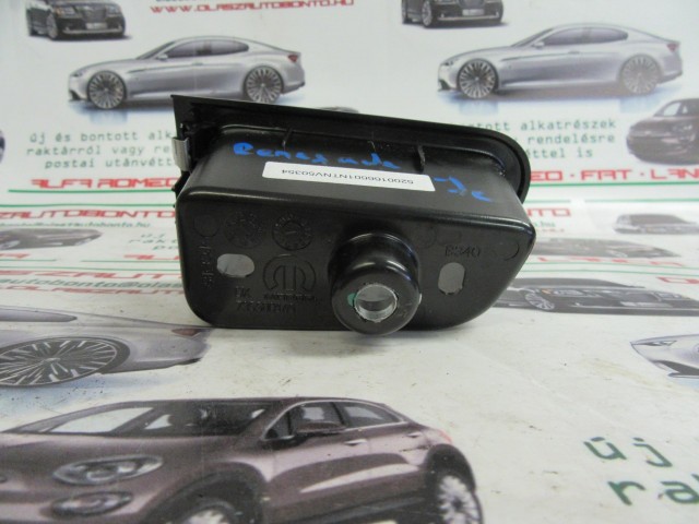 Jeep Renegade 735580165 számú, jobb első ajtóbehúzó