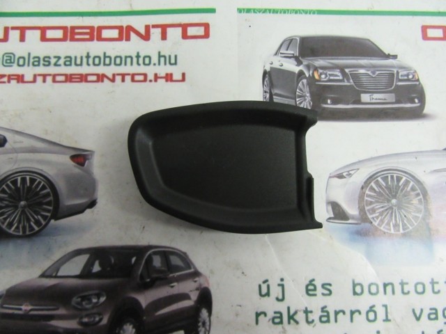 Jeep Renegade 735604106 számú, jobb első- hátsó takaró műanyag