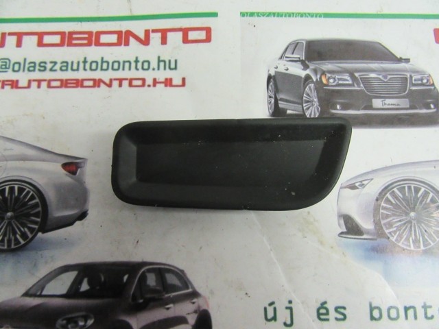 Jeep Renegade bal hátsó ajtókárpit csavar takaró