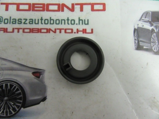 Fiat Panda II. hátsó ablakemelő kar alatti karika