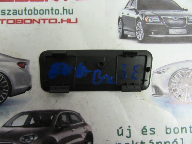 Fiat Bravo II. 735470988 számú, jobb első kárpit csavar takaró