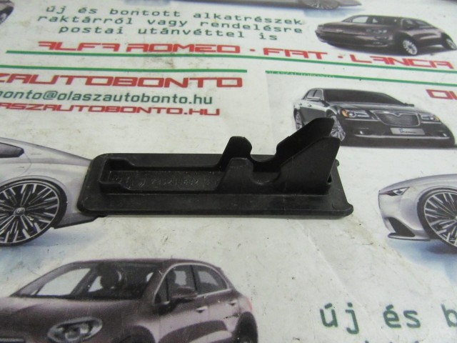 Fiat Multipla 735266582 számú, belső ülés sín takaró