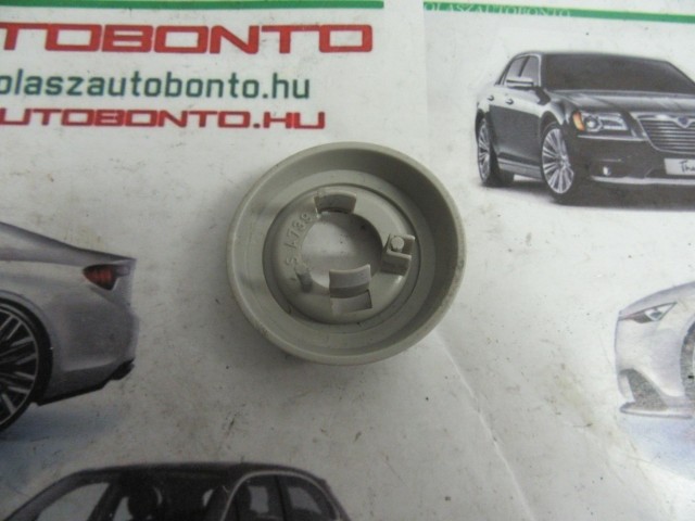 Fiat Idea bézs színű, hátsó ablakemelő kar alatti műanyag karika