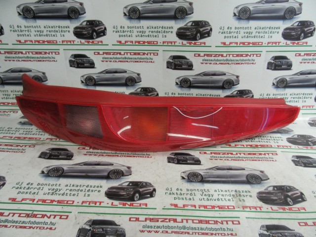 Fiat Punto II. 5 ajtós, jobb hátsó lámpa a képen látható sérüléssel