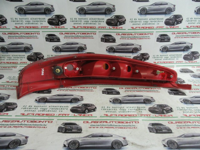 Fiat Punto II. 5 ajtós, jobb hátsó lámpa a képen látható sérüléssel