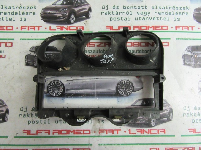 Alfa Romeo Crosswagon rádió körülötti közép konzol