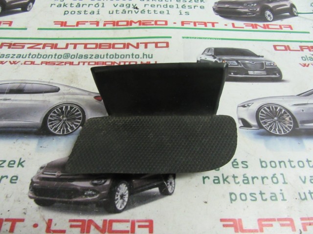 Fiat Bravo II. bal első ajtóbehúzó csavar takaró