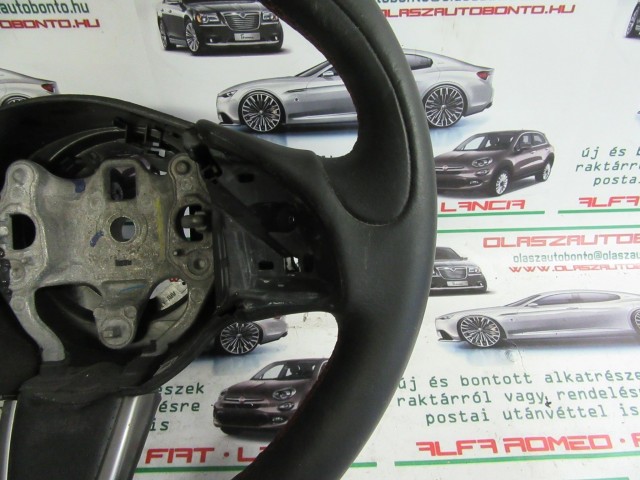 41233 Fiat 500 2007-2015 bőr, selespeed, multikormányos kormánykerék