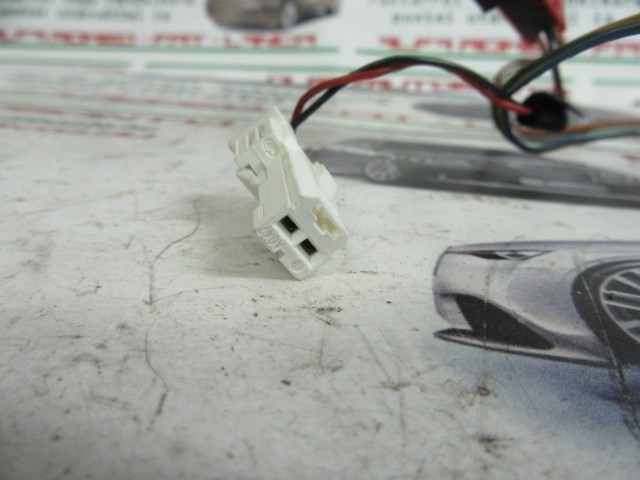 Gomb41243 Fiat 500 fehér színű multikormány gomb