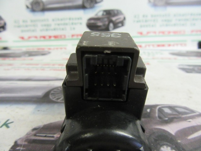 Alfa Romeo 147/Gt 735265089 számú, apró tartó/asr kapcsoló