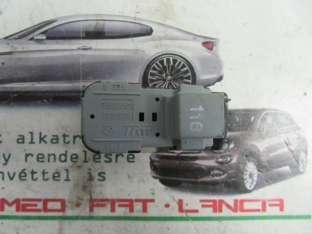 Alfa Romeo 147/Gt 735265529 számú apró tartó