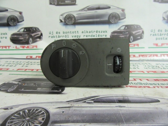 Alfa Romeo 166 szürke színű, xenon lámpa kapcsoló