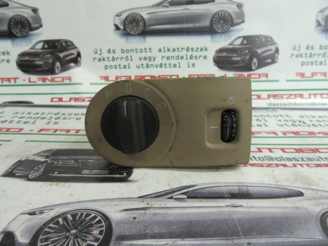 Alfa Romeo 166 bézs színű, xenon lámpa kapcsoló