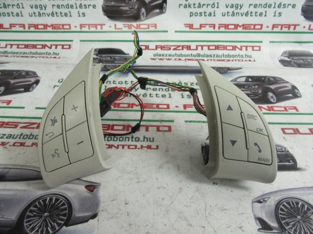 Gomb40298 Fiat 500 fehér színű kormány gomb