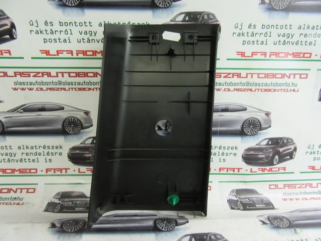 Fiat 500 Abarth 735426814 számú , jobb oldali B oszlop takaró