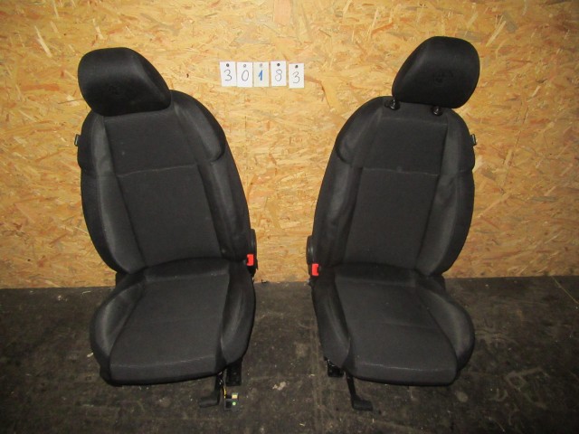 30183 Alfa Romeo Giulietta fekete színű, szövet ülésgarnitúra