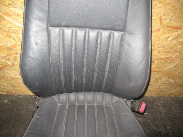 30187 Alfa Romeo 147 5 ajtós, fekete színű, bőr, jobb első ülés