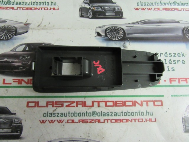 Fiat Ducato jobb első ablakemelő kapcsoló tartó