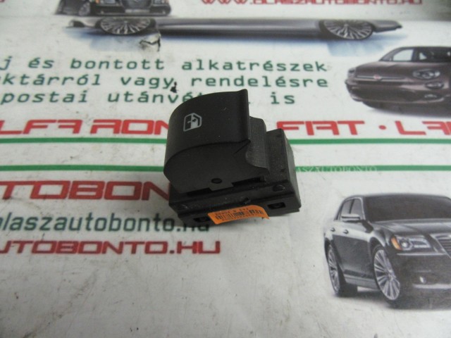Lancia Delta jobb oldali ablakemelő kapcsoló