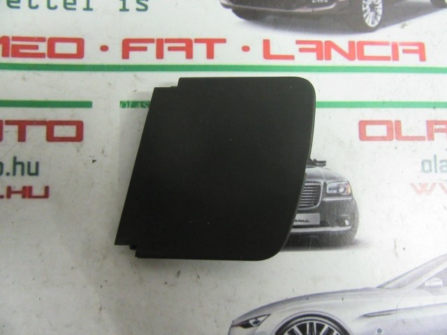 Alfa Romeo 147 46770389 számú bal oldali csavar takaró