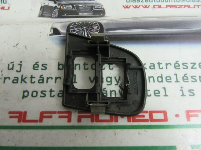 Alfa Romeo 145/146 bal első ablakemelő kapcsoló tartó