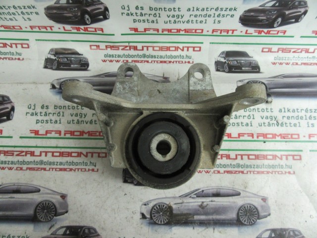 Fiat Bravo II. 1,4 Tjet motortartóbak